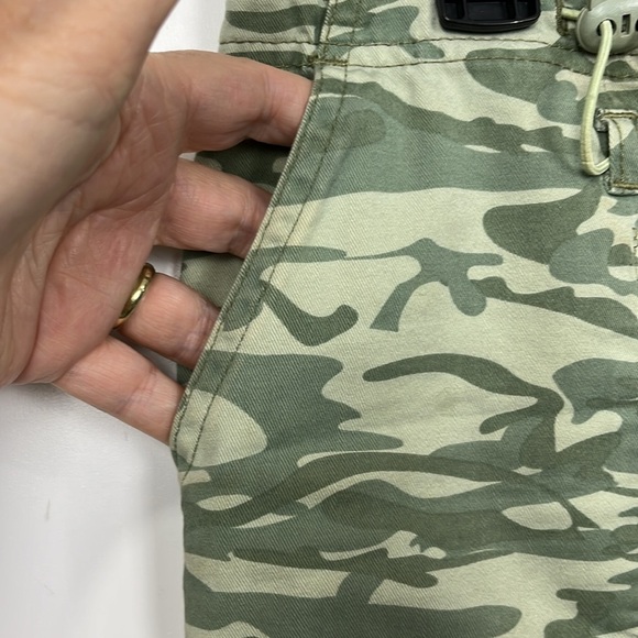 George & Martha Womens Camo Shorts 10 Shades of Green Button/Zip Fly Pockets EUC - Picture 6 of 15